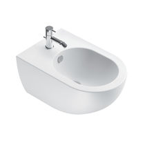 Bidet sospeso / in ceramica