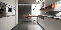 Cucina moderna / in rovere / senza maniglie...