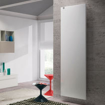 Radiatore ad acqua calda / 751 w...1000...