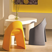 Sedia moderna / in polietilene / contract...