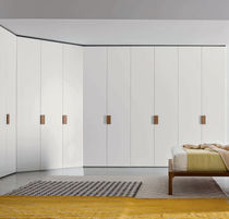 Armadio ad angolo / moderno / in legno laccato...