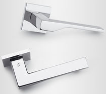 Maniglia per porta / in ottone / moderna