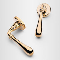 Maniglia per porta / in ottone / moderna
