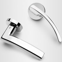 Maniglia per porta / in ottone / moderna