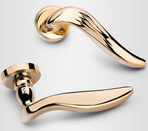 Maniglia per porta / in ottone / moderna