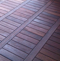Listello per esterni in legno massiccio...