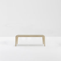 Tavolo moderno / in legno laccato / in frassino...