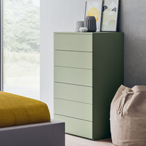 Cassettiera moderna / in legno laccato /...