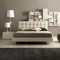 Letto matrimoniale / moderno / con testiera...