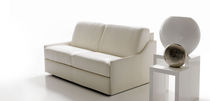 Divano letto / moderno / bianco / in pelle