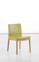 Sedia moderna / imbottita / legno / in pelle