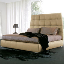 Letto matrimoniale / moderno / imbottito...