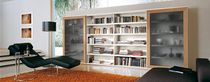 Libreria moderna / in legno / vetrata