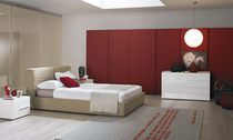 Cassettone moderno / in legno laccato /...