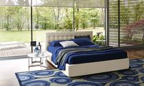 Letto matrimoniale / moderno / imbottito...