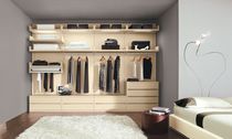 Cabina armadio in legno