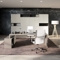 Scrivania in legno laccato / moderna