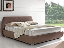 Letto matrimoniale / moderno / imbottito...