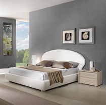 Letto matrimoniale / moderno / imbottito...