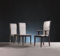 Sedia moderna / in legno / imbottita / con...