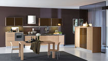 Cucina moderna / in legno / con impugnature