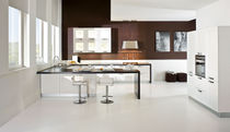 Cucina moderna / in legno / laccata / con...
