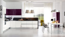 Cucina moderna / in legno / laccata / finitura...