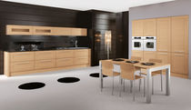 Cucina moderna / in legno massiccio / impiallacciata...