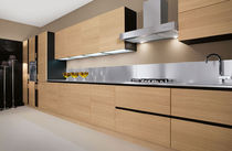 Cucina moderna / in legno / senza maniglie