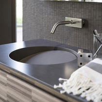 Piano lavabo in Corian® / su misura