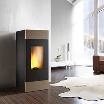 Stufa a legna / a pellet / 0 - 5 kW / 12...