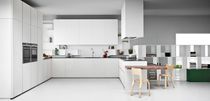 Cucina moderna / in legno / laccata / opaca