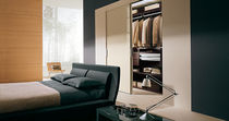 Armadio moderno / in legno / a porte scorrevoli