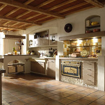 Cucina in stile rustico / in castagno /...