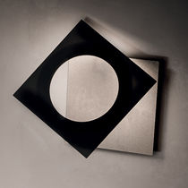 Applique moderna / in metallo / quadrata