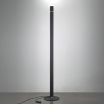 Lampada da terra / in alluminio / moderna...