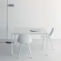 Tavolo moderno / in HPL / con supporto in...