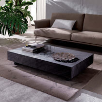 Tavolino basso moderno / in legno / con...