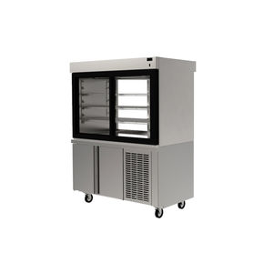 vetrina refrigerata con scaffali