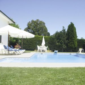 bordo di piscina in calcestruzzo