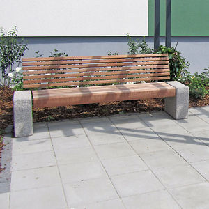 panca per spazi pubblici contemporanea