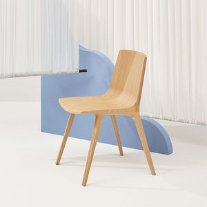sedia in stile scandinavo 1