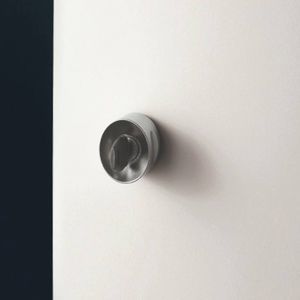 maniglia a tirante per porta 1