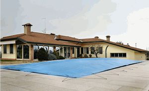 protezione per piscina con occhielli