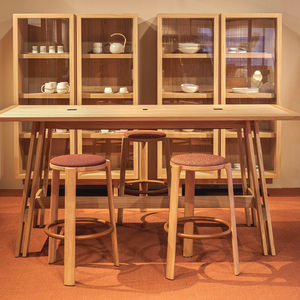 sgabello contemporaneo
