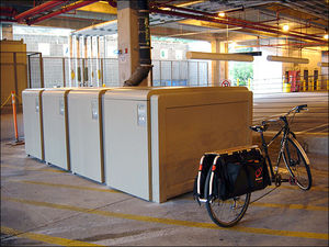 pensilina per biciclette sicura