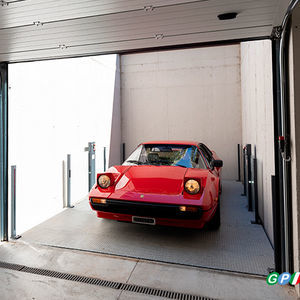ascensore per auto elettrico