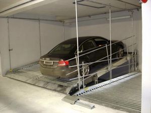piattaforma di parcheggio inclinata