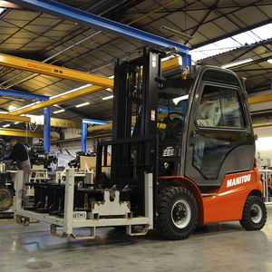 carrello elevatore su ruote