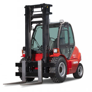 carrello elevatore su ruote
